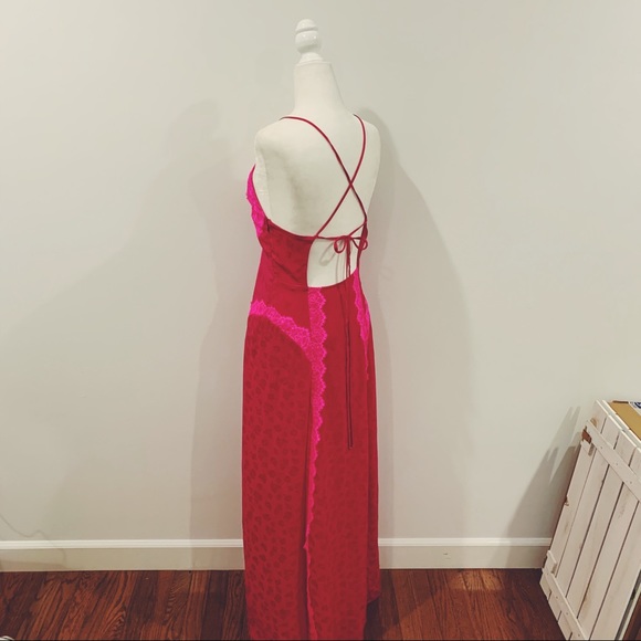 FOR LOVE & LEMONS KRISTIE HOT PINK SLIT MAXI DRESS - Picture 4 of 5